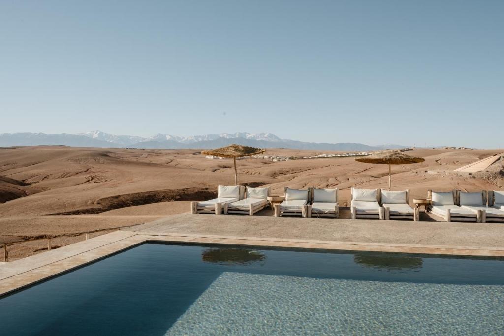 Petit-déjeuner marocain en plein air à Alkamar